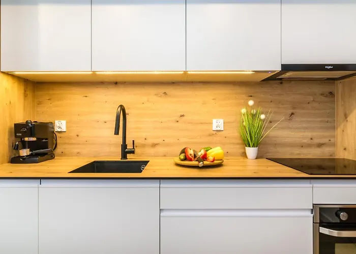 Enklawa Piamola, Z Basenem Oraz Strefa Zabaw Dla Dzieci