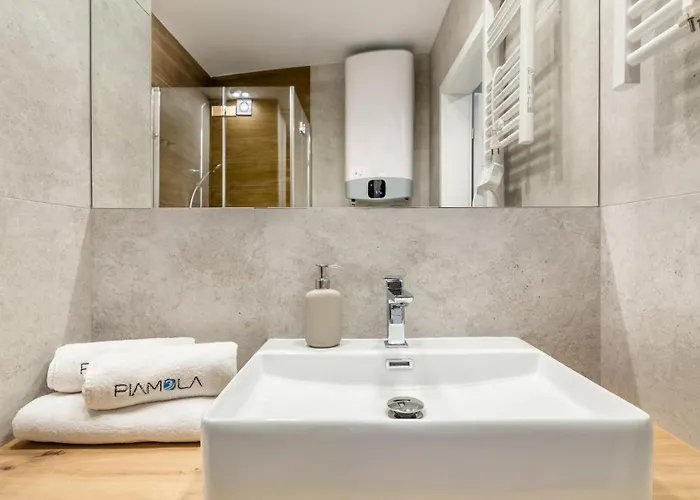 公寓 Enklawa Piamola, Z Basenem Oraz Strefa Zabaw Dla Dzieci 库瑞尼卡慕斯卡