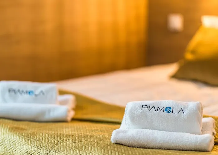 Enklawa Piamola, Z Basenem Oraz Strefa Zabaw Dla Dzieci